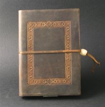 Natural Dark Brown Calve's Leather Sketchbook 16,5 x 12 cm - Frame